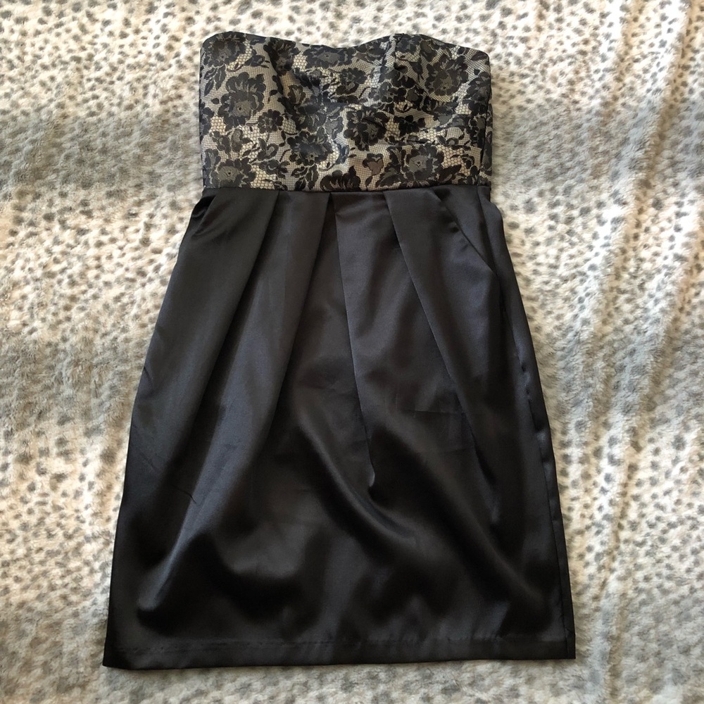 Formal Studio Y Lace Dress